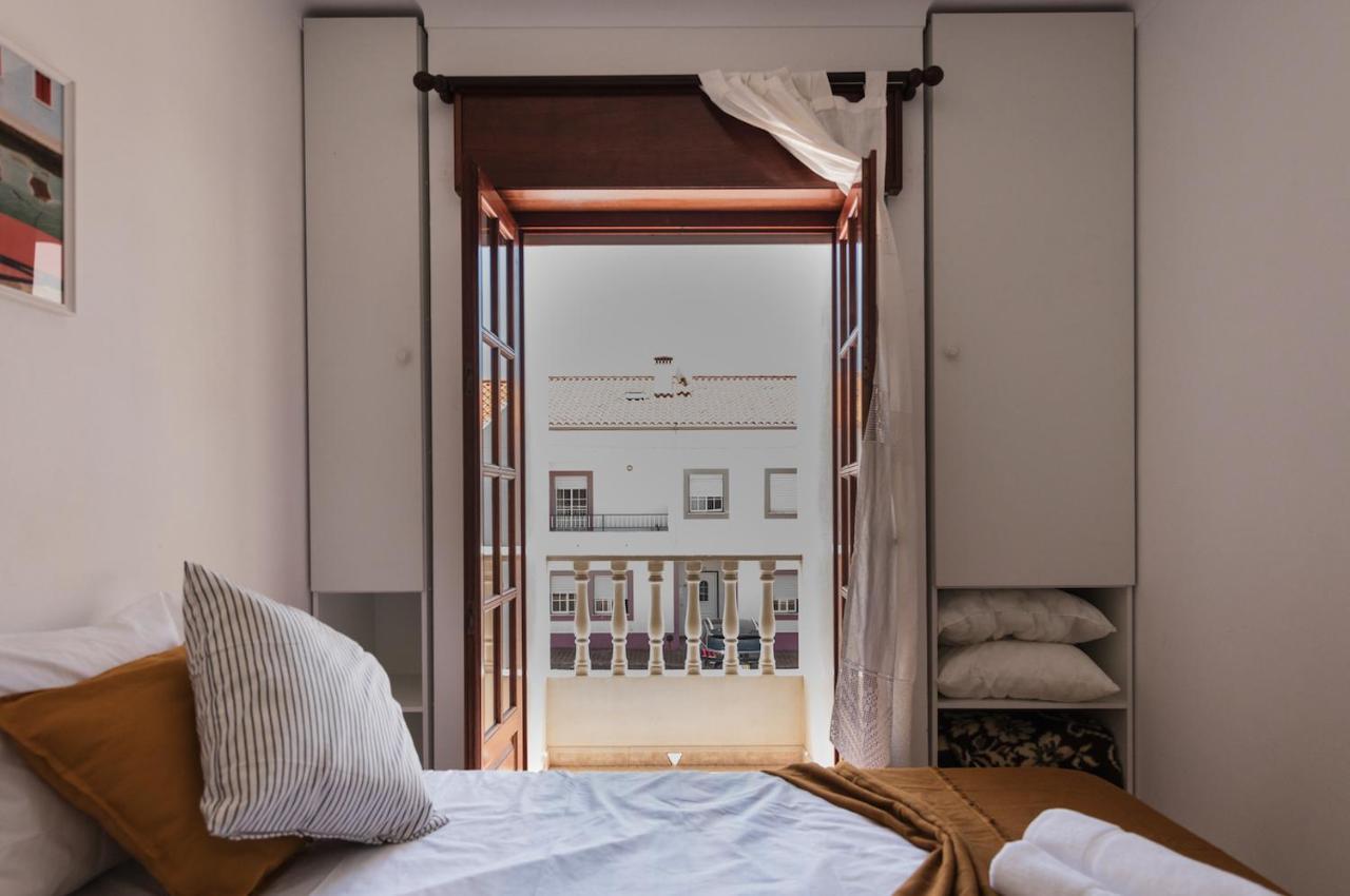 Appartamento Zambujeira Do Mar 4-Bed House Perfect For Families & Friends Esterno foto