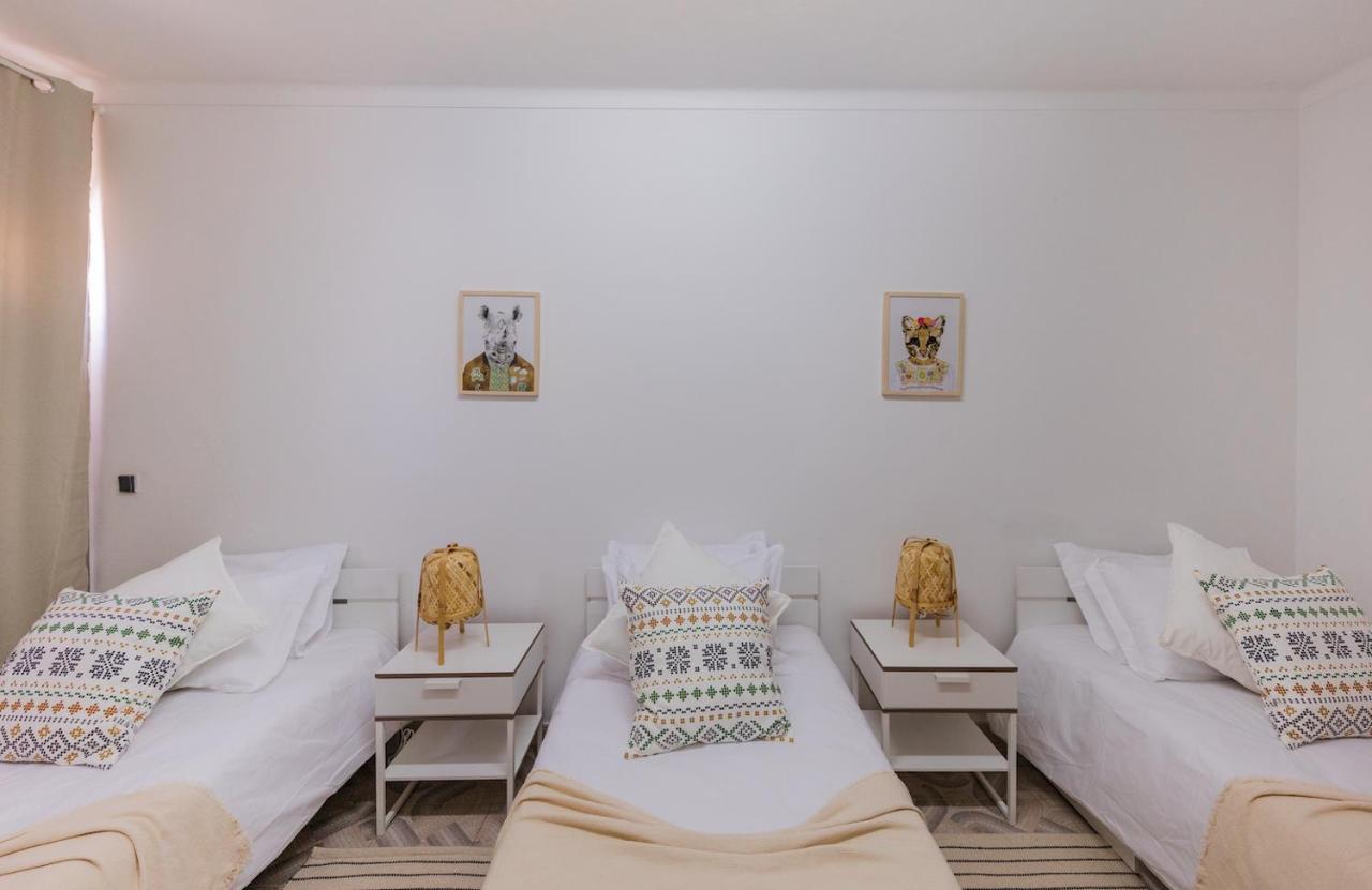 Appartamento Zambujeira Do Mar 4-Bed House Perfect For Families & Friends Esterno foto