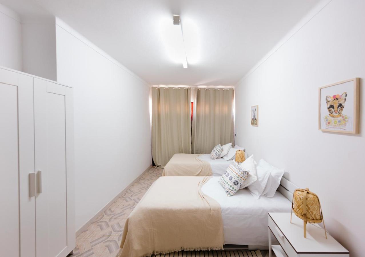 Appartamento Zambujeira Do Mar 4-Bed House Perfect For Families & Friends Esterno foto